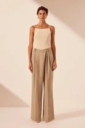 ASHER ASYMMETRICAL PLEAT FRONT PANT - LATTE